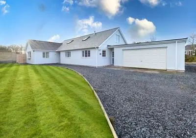 5 Bed in Bryncroes oc-llecyn