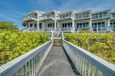Hidden Cove Gulf Front Property on Holmes Beach