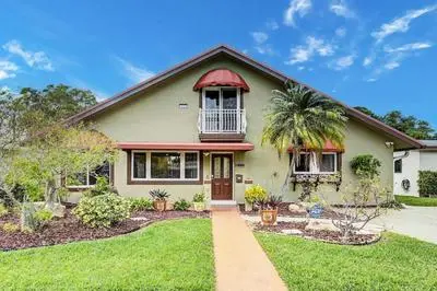 Tropical Oasis 6BR & 4BR Villa Heated Pool & Billiard Room