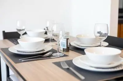 Central - free gym - contractors - holiday home