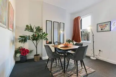 5 Beds Sleeps 8 Contractor House Permit Park