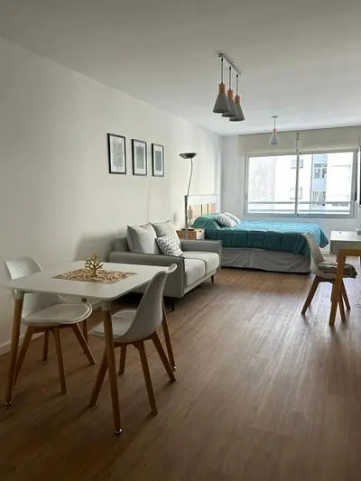 Hermoso apartamento a 150 metros de la rambla