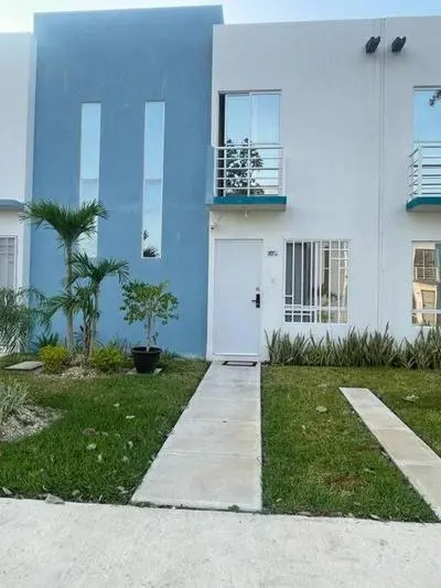 Casa con alberca en residencial privado