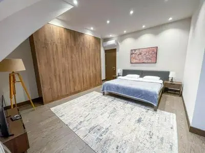 LUXUARY NEW Build One Bedroom Apartment,Northern Avenue,Centre