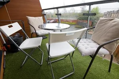 Manchester Retreat - Modern 2Br Apartment