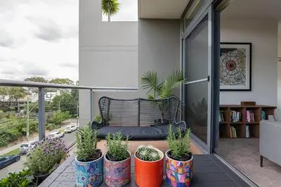 Treetops Camperdown Inner City Bliss w Parking