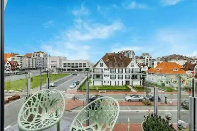 Huswell - Spacious duplex apartment in the center of Knokke