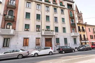 Piazza Isolo Central Apartment