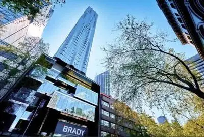 Lux 2BR Apt Near Melbourne Central FREE Parking