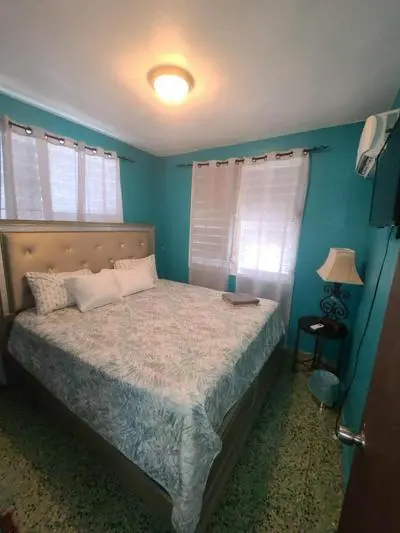 Traditional Caribbean Abode near Beach and easy access to Freeway, Unit 6