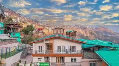 Alaya Stays 3 BHK Apartment with Hill View - Cliff Trident