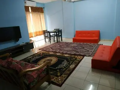 Budget Homestay Mantin Villa with 3 rooms and big swimming pool