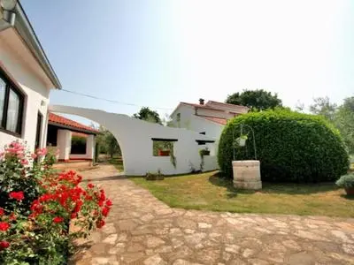Apartments and Holiday House Jurcan with Swimming pool