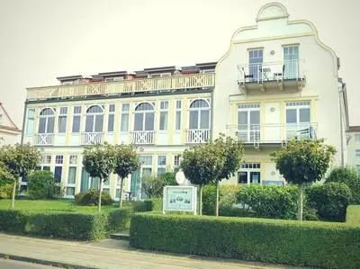 FeWo Beach Loft - mit großem Wintergarten, nur 300m vom Ostseestrand