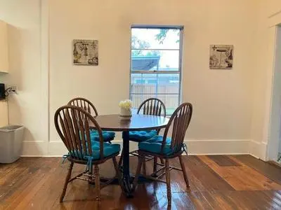 Private Room in San Antonio Home near Downtown