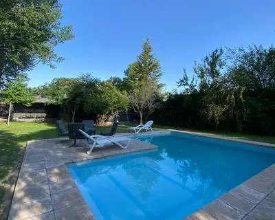 Casa amplia y comoda en exclusiva zona de Chacras de Coria