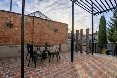 Iconic View Terrace - 2 Private Suites