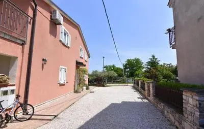 Appartement in Đuba mit Privater Terrasse