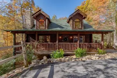 Buck Board Lodge w Hot Tub Fire Pit Game Room