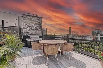 Amazing private rooftop and central location