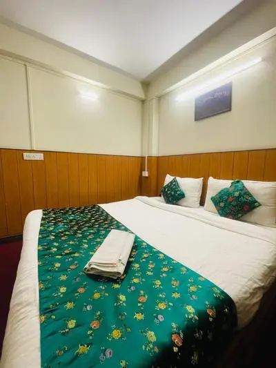 Hotel Palm Street Near Taj