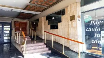 Cálido dos ambientes a metros de Plaza Independencia