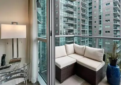 Stunning Two Bedrooms Unit Featuring Ocean and Marina Views