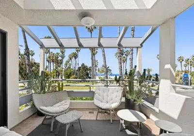 Ocean Park Blv Four Bedrooms Apartment