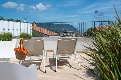 Relais One