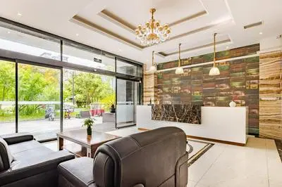 Chengdu Luhu Hotel