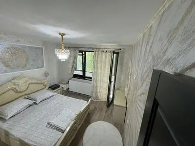 Apartament cu 4 camere renovat