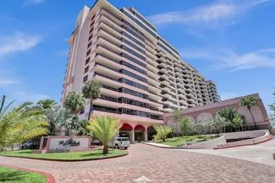 High Floor Miami Beach Pool Beach Service 1219