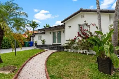 D'Mauchi House
