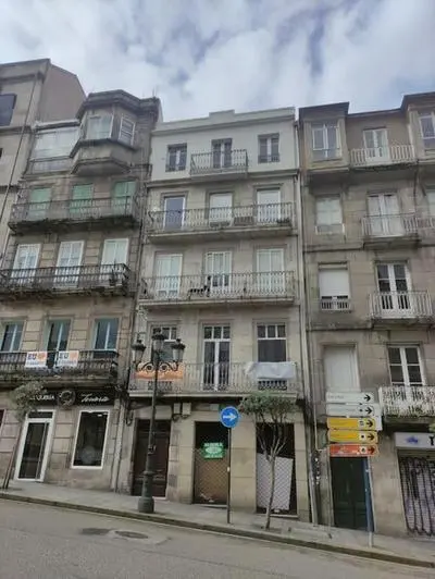 CENTRO VIGO Apartamento reformado, AVE-VIALIA - muy céntrico 5PAX