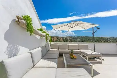 Terrace, sea view, pool, parking space & fibre