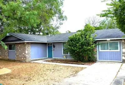 5802 Comfortable 4BR Home Near Lackland AFB & SeaWorld San Antonio