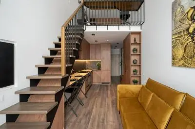 Modern Loft with Free Parking
