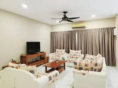5min to town IPOH garden east tambun cottage 4br 16 pax