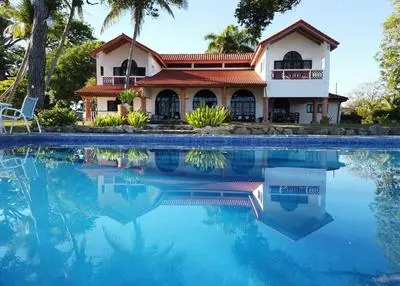 Beachfront villa with pool in Sosúa