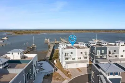 Conch Island-Pool, beach, dock