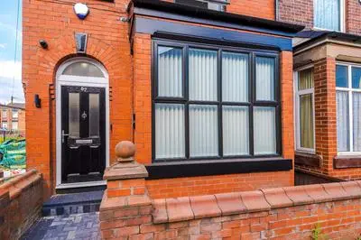 Newly Refurbished 2Bedroom Apt by the Coop Arena