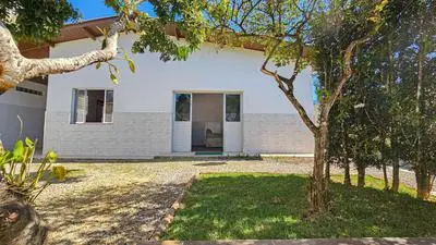 Casa 5 min apé da praia Maranduba 3Dorm WIFI