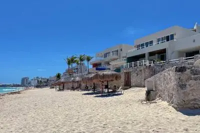 Cancun Studio - Steps to Beach and Water Fun