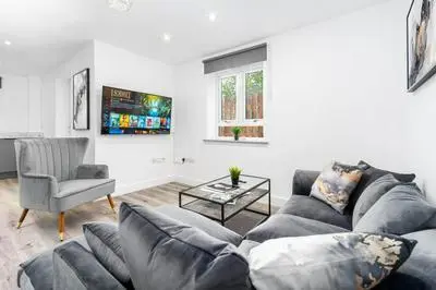 Two Bedroom Apartment - Balcony - Parking 2MC