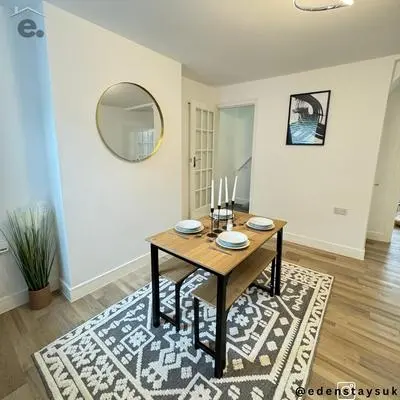 2Bed Close to City Centre Perfect for Contractors