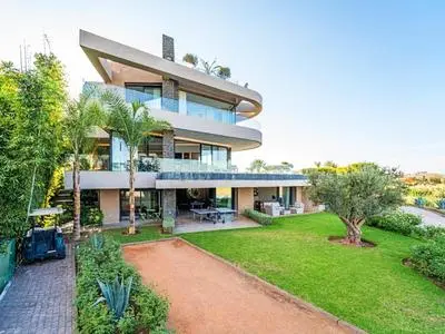 Exclusive Mansion - Pool & Golf Views