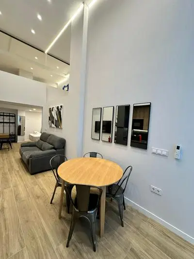 LOFT Accommodative B