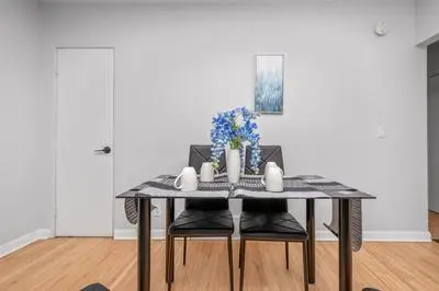 CentreStreet-Cozy Petfriendly 4bedsuite 04Entire