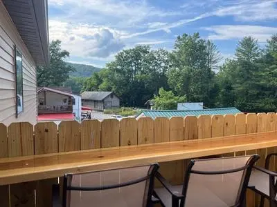 Stay, play and relax in Ohiopyle, PA, Hot tub, Pool table, next to the GAP trail in Ohiopyle, PA
