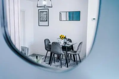NEW! Spacious 3-Bed Home in Manchester by 53 Degrees Property, Ideal for Business & Long Term, FREE Parking!